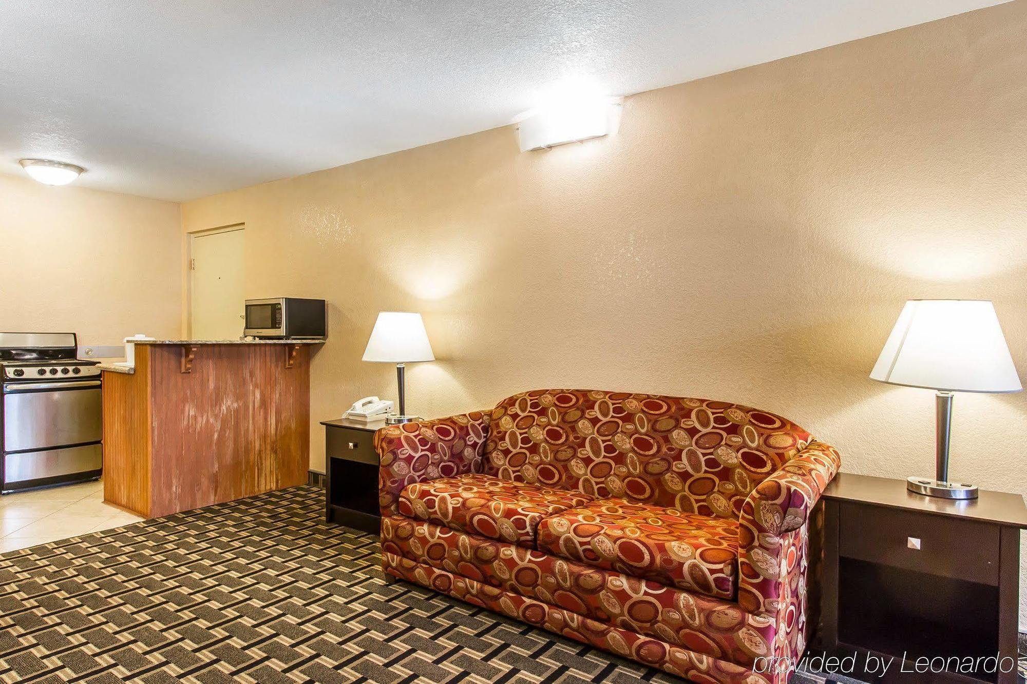 Quality Inn Ada Near University Luaran gambar
